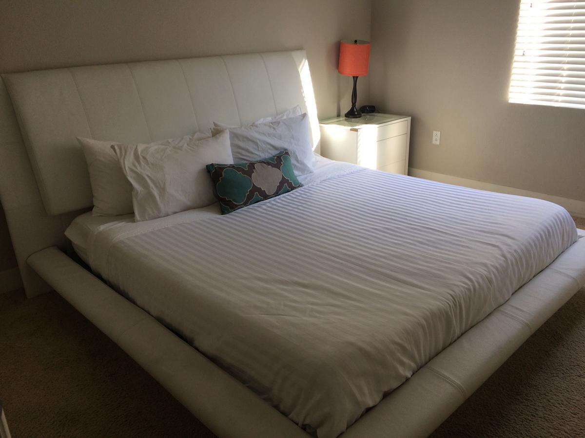 Fully Furnished Suites In Cloverfield Los Ángeles Exterior foto