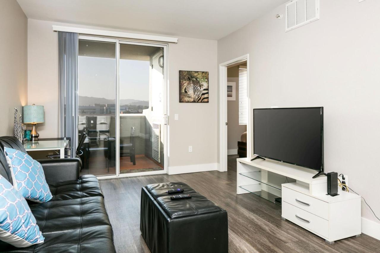 Fully Furnished Suites In Cloverfield Los Ángeles Exterior foto