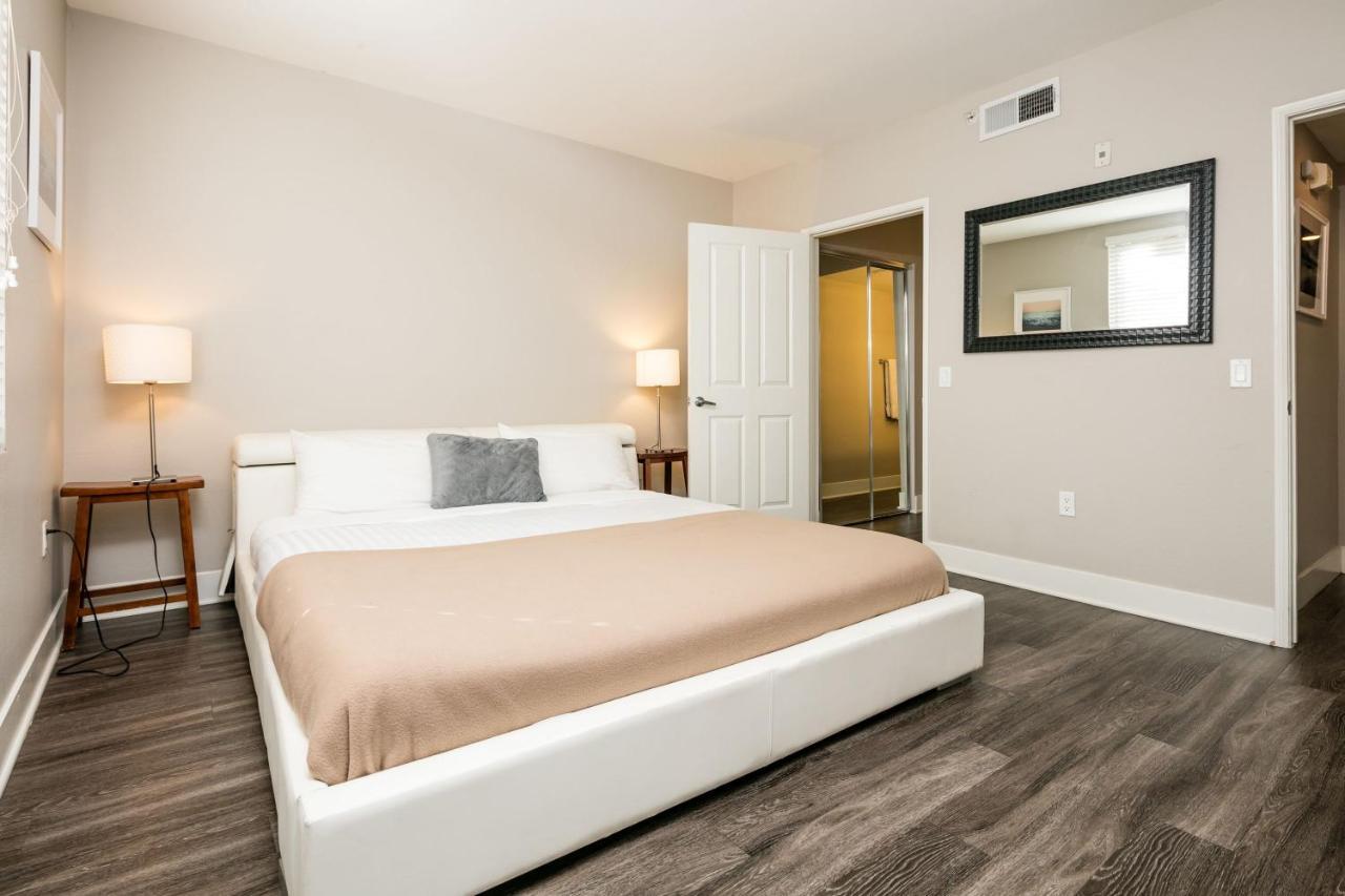 Fully Furnished Suites In Cloverfield Los Ángeles Exterior foto