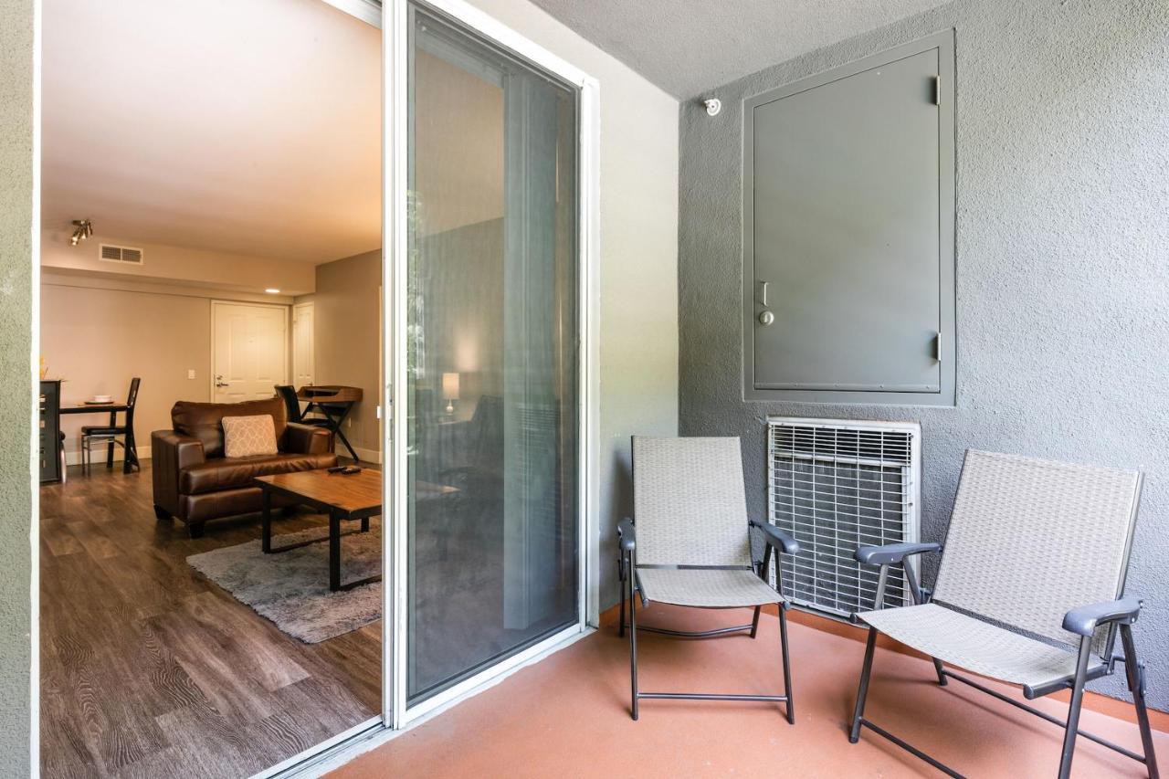 Fully Furnished Suites In Cloverfield Los Ángeles Exterior foto