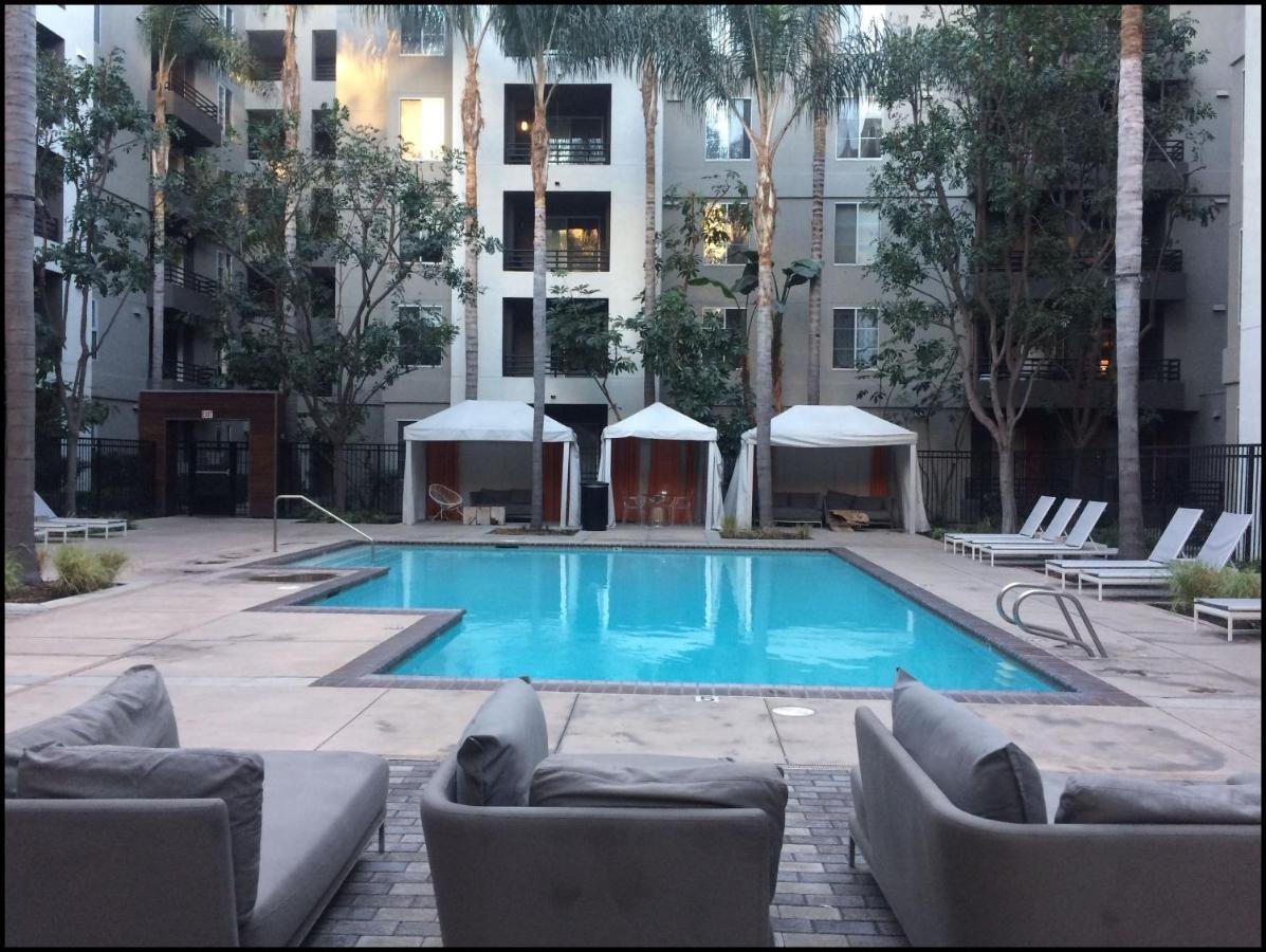 Fully Furnished Suites In Cloverfield Los Ángeles Exterior foto