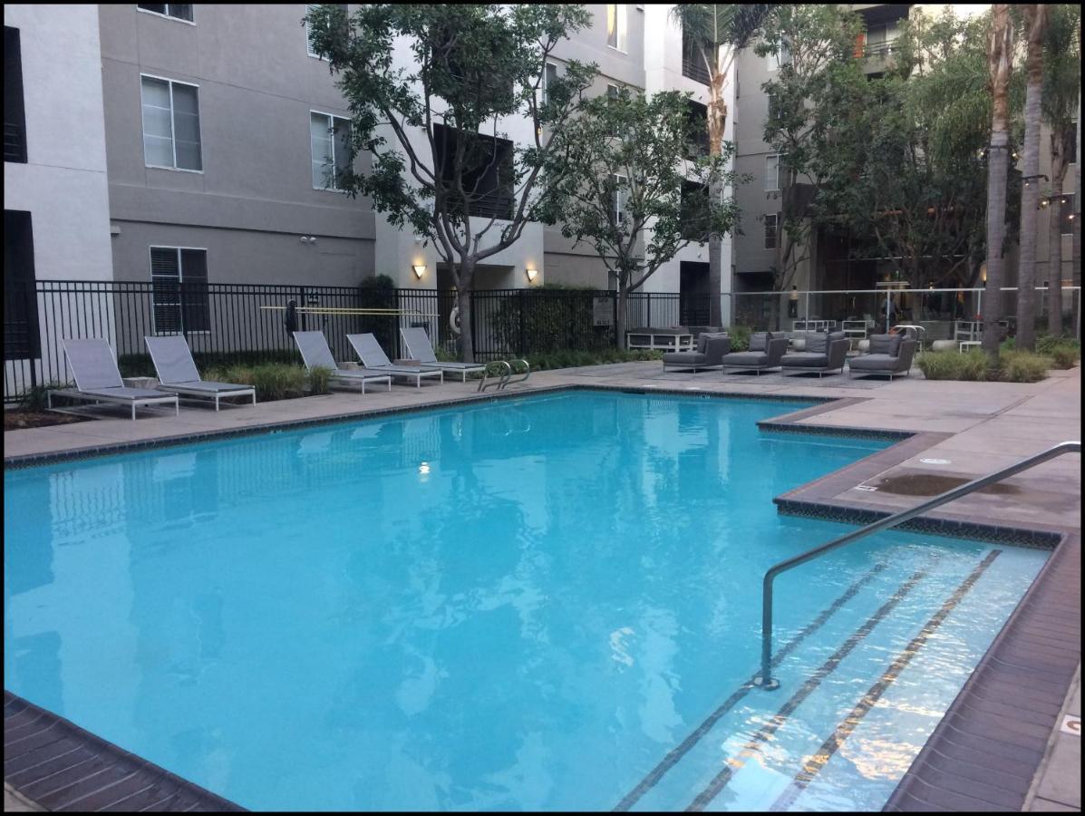 Fully Furnished Suites In Cloverfield Los Ángeles Exterior foto